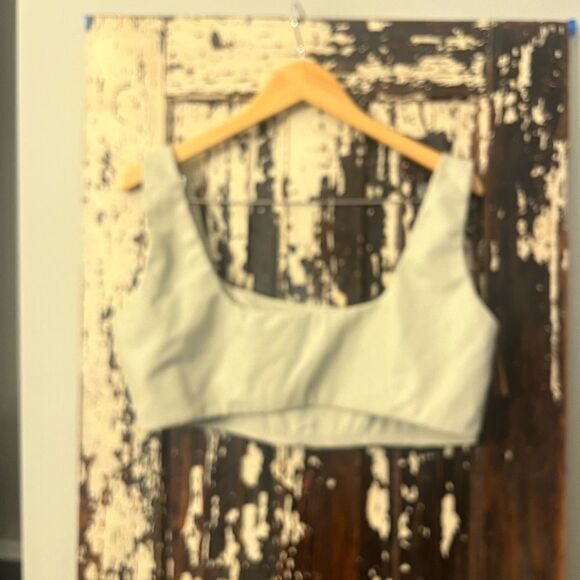 NWT Skims faux leather bralette in Shell. Size 4X - Picture 2 of 6